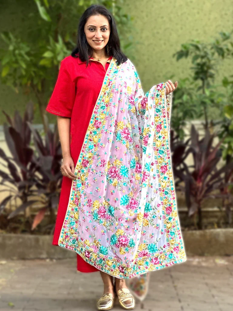 Unleash_The_Diva_in_you_with_this_designer_dupatta-12_b4547c28-8ef3-4047-a39c-e9f7764f2057_1024x1024